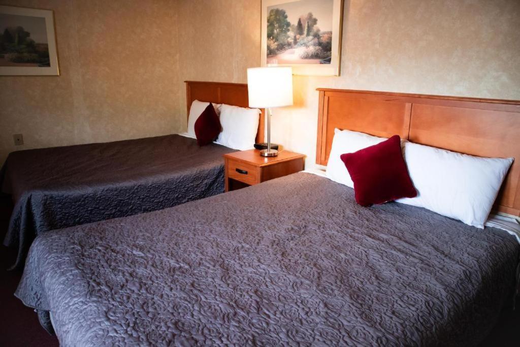 Royal Inn & Suites 圭尔夫 外观 照片